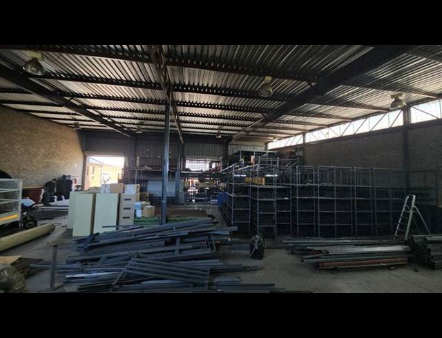 INDUSTRIAL PROPERTY TO RENT IN HALFWAY HOUSE